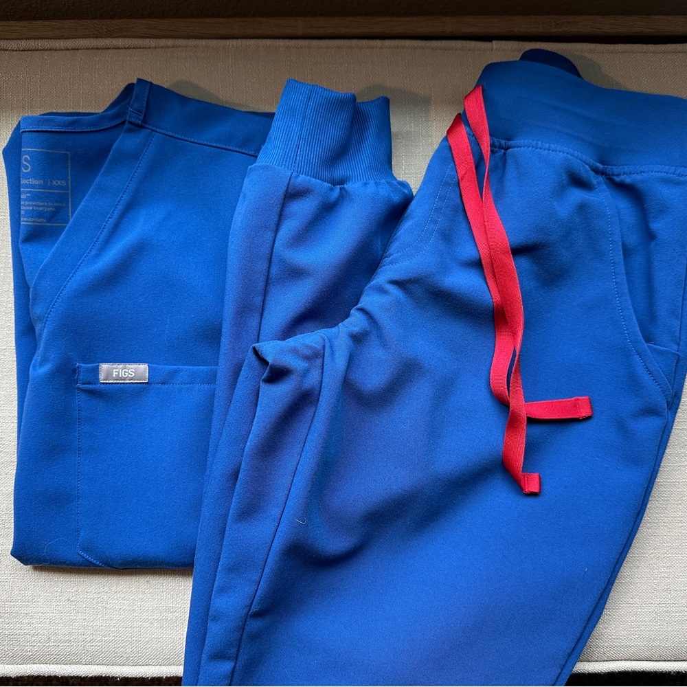 Winning Blue FIGS Scrub Set